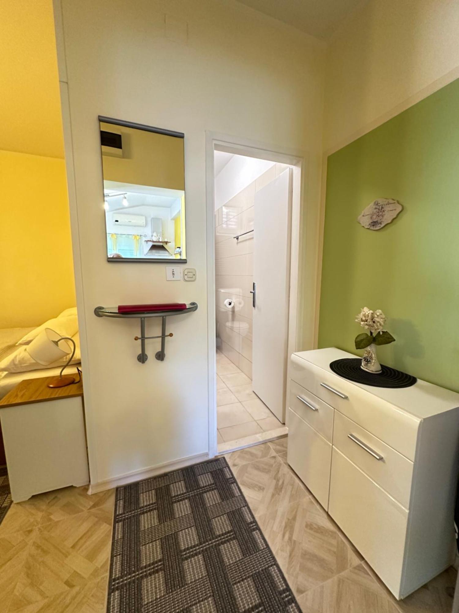 Apartments - Rooms VESNA Primošten Buitenkant foto