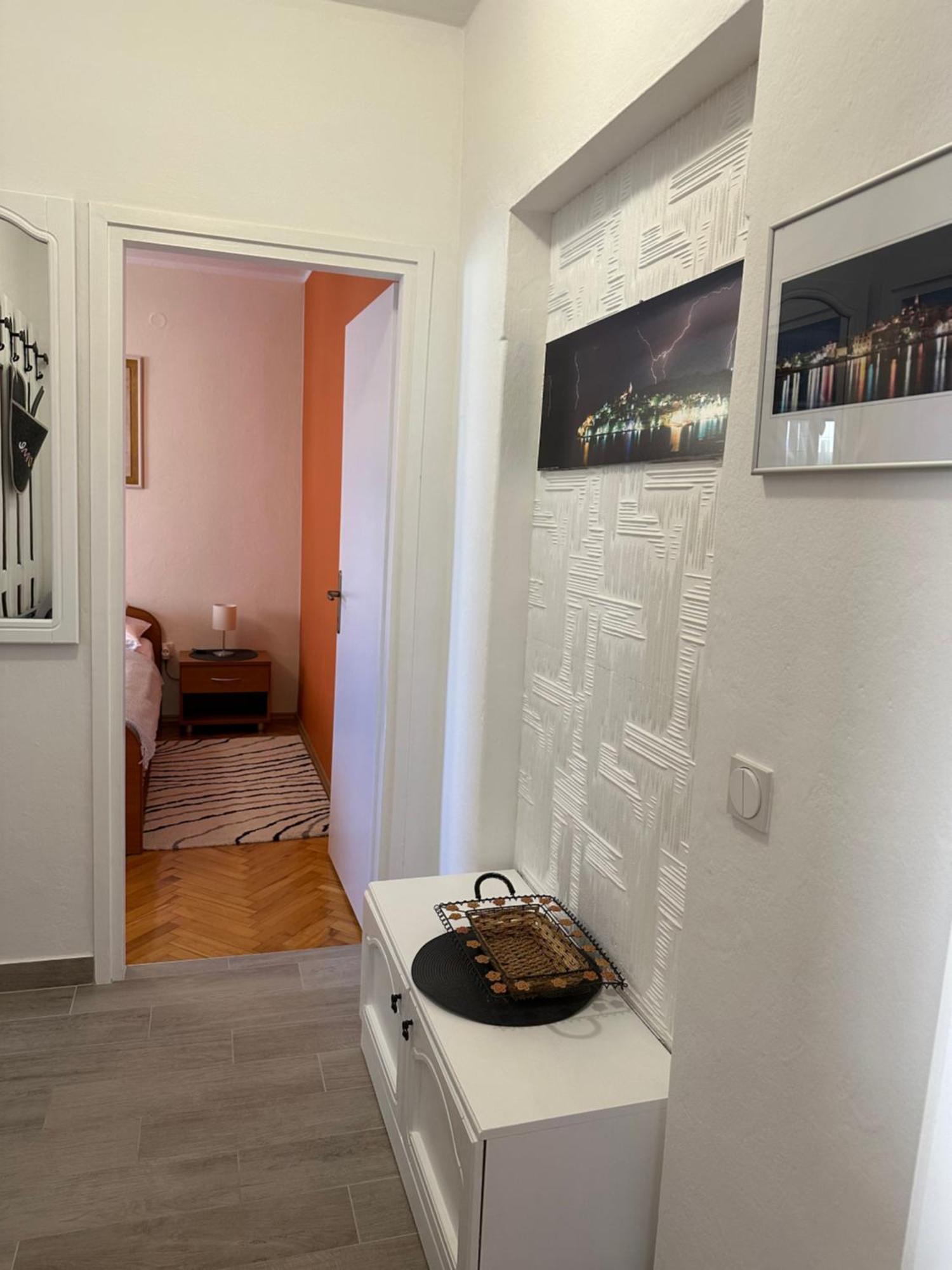 Apartments - Rooms VESNA Primošten Buitenkant foto
