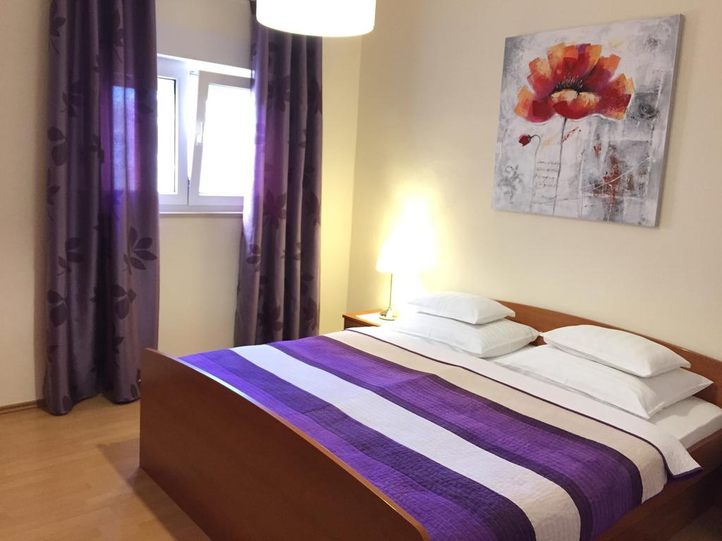 Apartments - Rooms VESNA Primošten Buitenkant foto