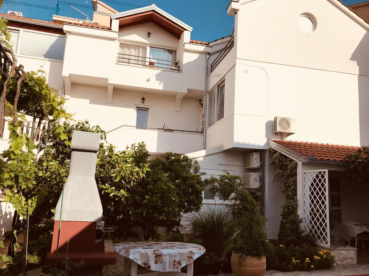 Apartments - Rooms VESNA Primošten Buitenkant foto