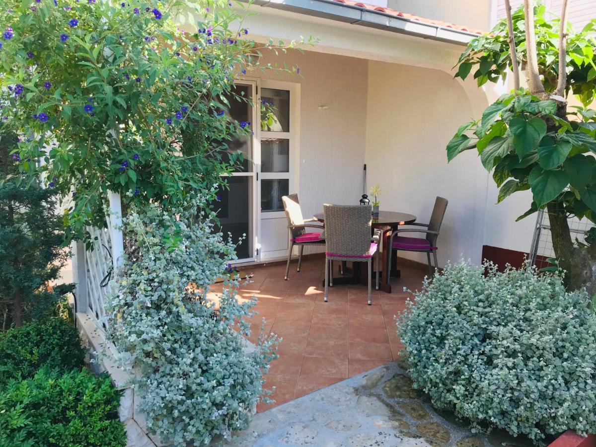 Apartments - Rooms VESNA Primošten Buitenkant foto